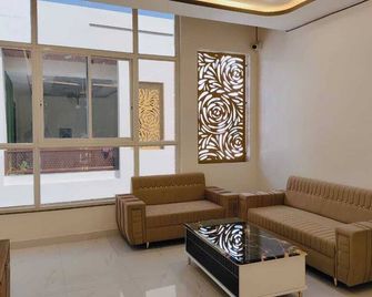 Hotel Signature - Begūn - Sala de estar