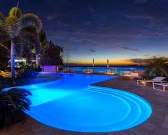 Chateau Royal Beach Resort & Spa, Noumea - Noumea - Uima-allas
