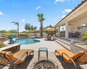 'Scottsdale Area Oasis: Pool, Spa, Putting Green & Views!' - Fountain Hills - Pool