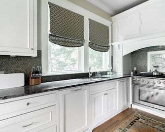 Craftsman Tudor in Historic Ponce Highlands - Atlanta - Cucina
