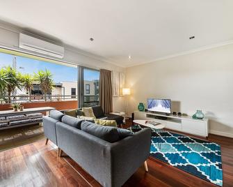 Capel Breeze\n\nsilver Medal Winner Stayz 2020\n\n\n - Rosebud - Living room