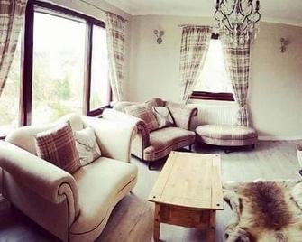 Strontian Boutique Bed & Breakfast - Acharacle - Living room