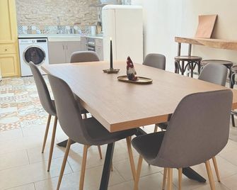 Escapada rural en Nulles, cerca de Tarragona - Nulles - Dining room