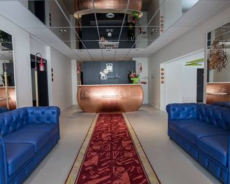 Hôtel La Fabrique - La Rochelle - Front desk