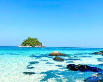 Kathalee Beach Resort & Spa - Ko Lipe - Beach