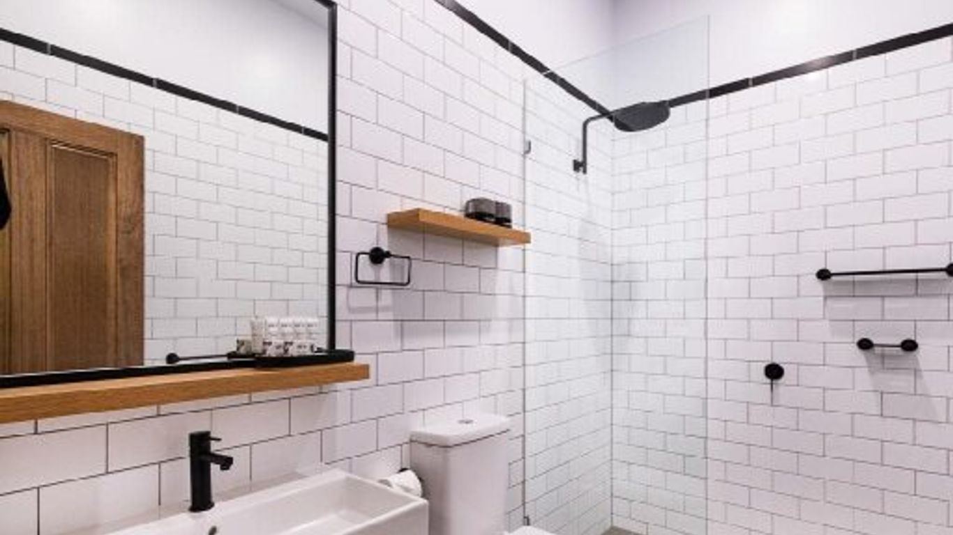 East Brunswick Hotel