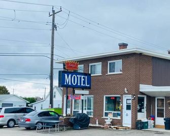 Regal Motel - Timmins - Budova
