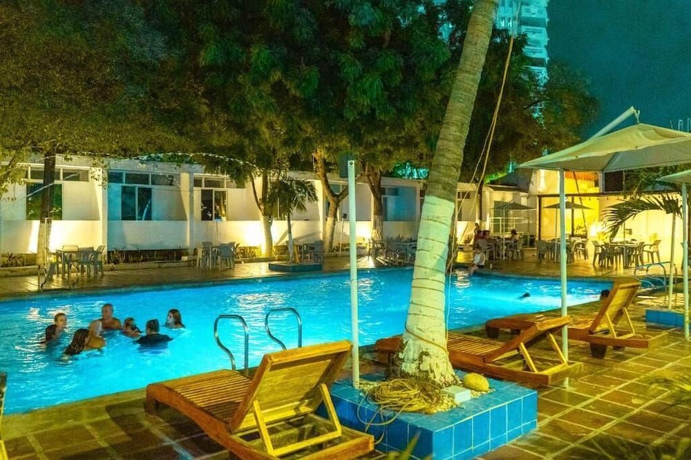 هوتل روداديرو بيتش بلو