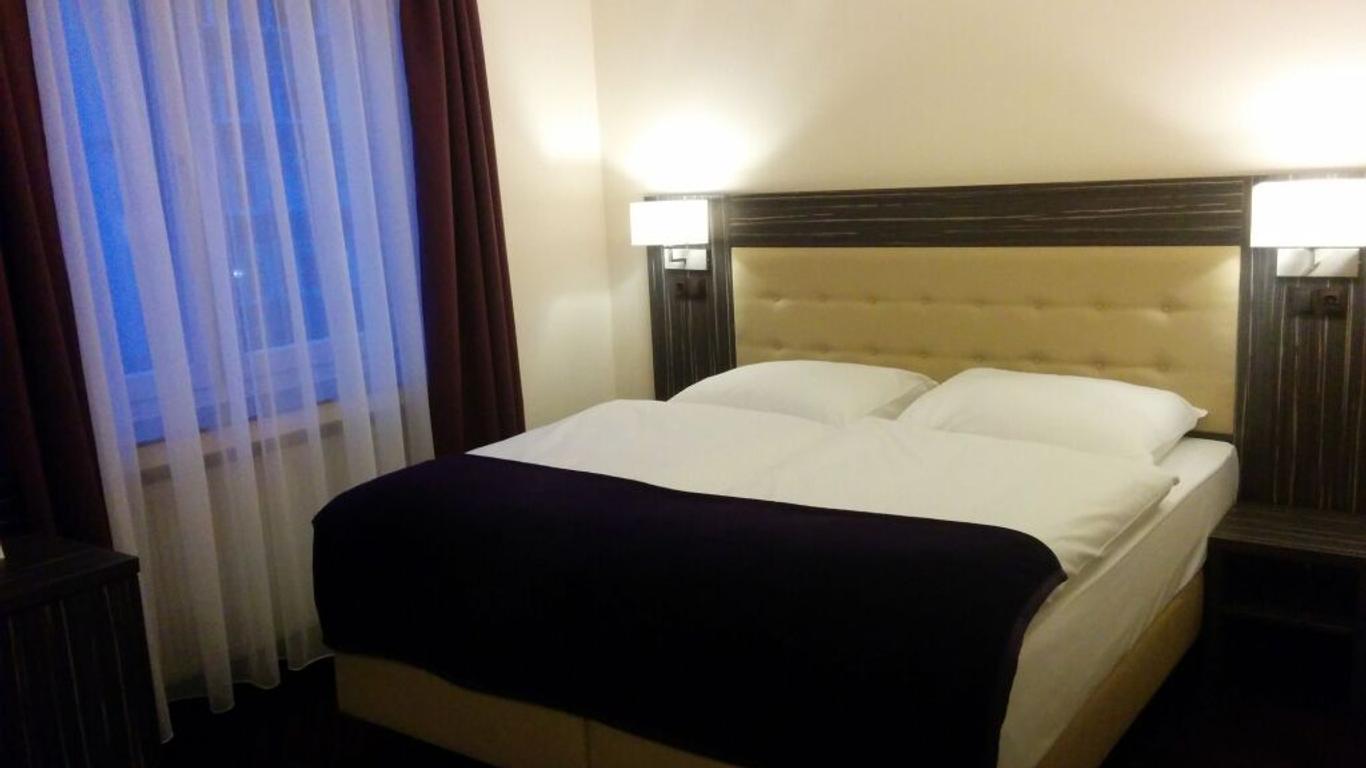 Hotel Famosa