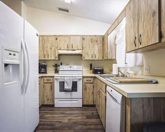 3 Bed 2 Bath Fenced Yard Pet Friendly Gr - Ocala - Kitchen