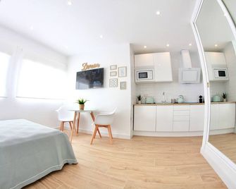 New Central Studio Torremolinos - Torremolinos - Chambre
