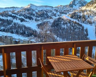 Renovated studio with 2 beds and internet, close to slopes and funicular - Isola - Balcon
