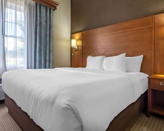 Comfort Suites Hotel and Conference Center - Berlin - Спальня
