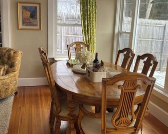 Stockbridge Village Cottage With Mountain View - Stockbridge - Salle à manger