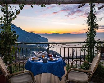 B&B Ravello Rooms - ראבלו - מרפסת