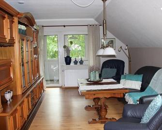 FeWo Landhof 'Tausendschön' - Holiday apartment Tausendschön - Apen - Sala de estar