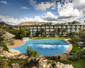 Avani Maseru Hotel - Maseru - Piscina