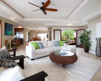 Ocean View Home - Kahaluu-Keauhou - Living room