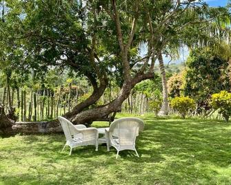 Peace and Quiet of Country Living - Pool / Jacuzzi - Close to Vibrant Town - Santa Cruz de El Seibo - Patio