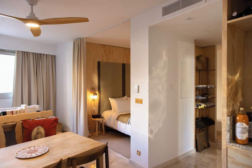 Mob Hotel Cannes thumbnail 3