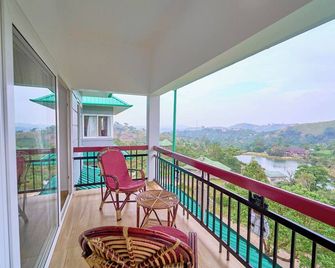 Priyas Villa Vagamon By Voye Homes - Vagamon - Balcony