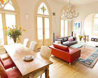 Exclusive location in an oasis of tranquillity in Hoorn (near Amsterdam). - Hoorn - Dining room