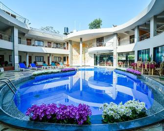 The Center Court Resort & Spa - Varca