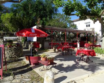 auberge des garrigues - Caveirac - Patio