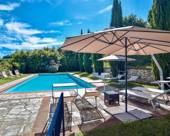 Lovely Home In Santo Stefano With Wifi - Santo Stefano - Piscina