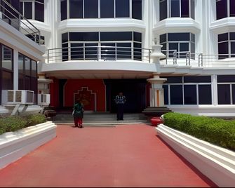 Hotel Puri Beach Resort Pvt Ltd - Puri - Edificio