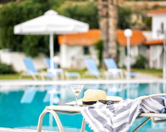 Acrotel Lilyann Boutique Hotel - Elia Nikitis - Zwembad