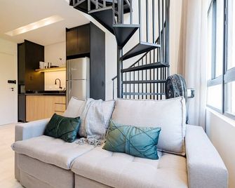 تايك أوربان - جونزاجا ستايز - كوريتيبا - غرفة معيشة