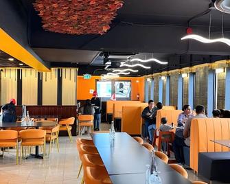 Empress Inn And Suites By The Falls - Niagara Falls - Restaurante