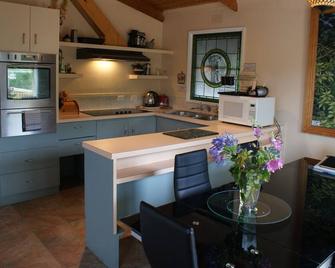 AAA Granary Accommodation - Sheffield - Kitchen