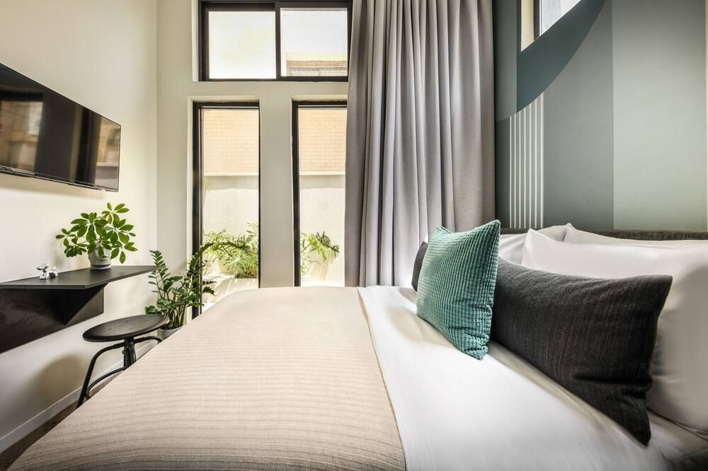 קולורבוקס - מלון אוטונומי מבית לוג-אין - תל אביב - חדר שינה