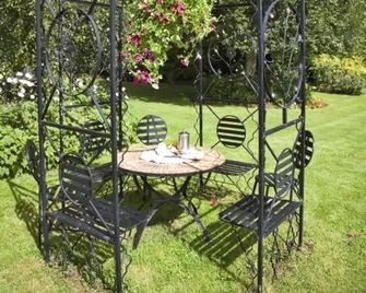 Greenhills Hotel Limerick - Limerick - Patio