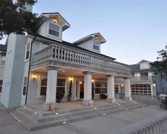 West Wing of Exquisite Mountain Estate with Pool [West Wing] - Silver City - Building