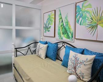 Ohana at Tagaytay Prime - Tagaytay - Wohnzimmer