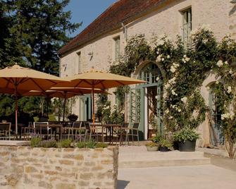 Les Deux Ponts - Pierre-Perthuis - Patio