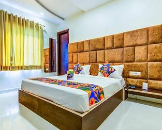 Hotel Nayyar Inn - Amritsar - Bedroom