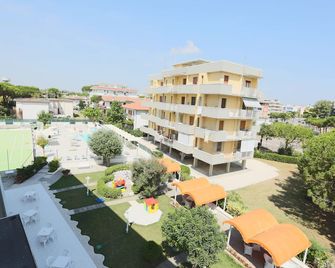 Hotel Marina Beach - Azzurro Club - Lido di Savio - Gebouw