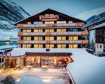 Alpen Resort Hotel - צרמאט - בניין