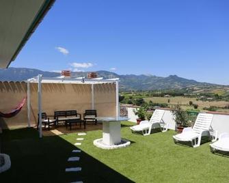 Le Cromie B&B - Catignano - Patio