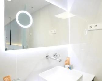 Hotel María Cristina - Peníscola - Bathroom