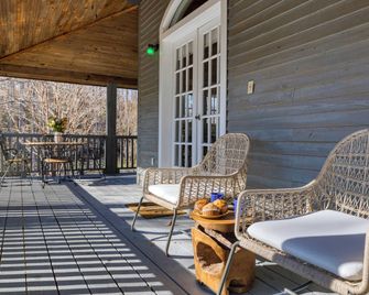 Hamersmith Hollow Retreat by AvantStay Mountain Views - Mars Hill - Patio