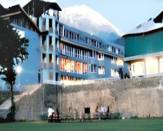 Wood Stock Hotel - Pahalgam - Building