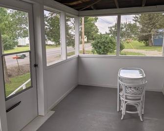 A Quaint Stay In Wine Country! - Hammondsport - Balcón