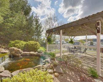 New Kensington Vacation Rental with Shared Amenities - New Kensington - Patio