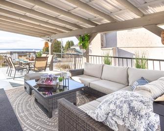 Blissful Sunsets and Outdoor Oasis! - Powell River - Balcón