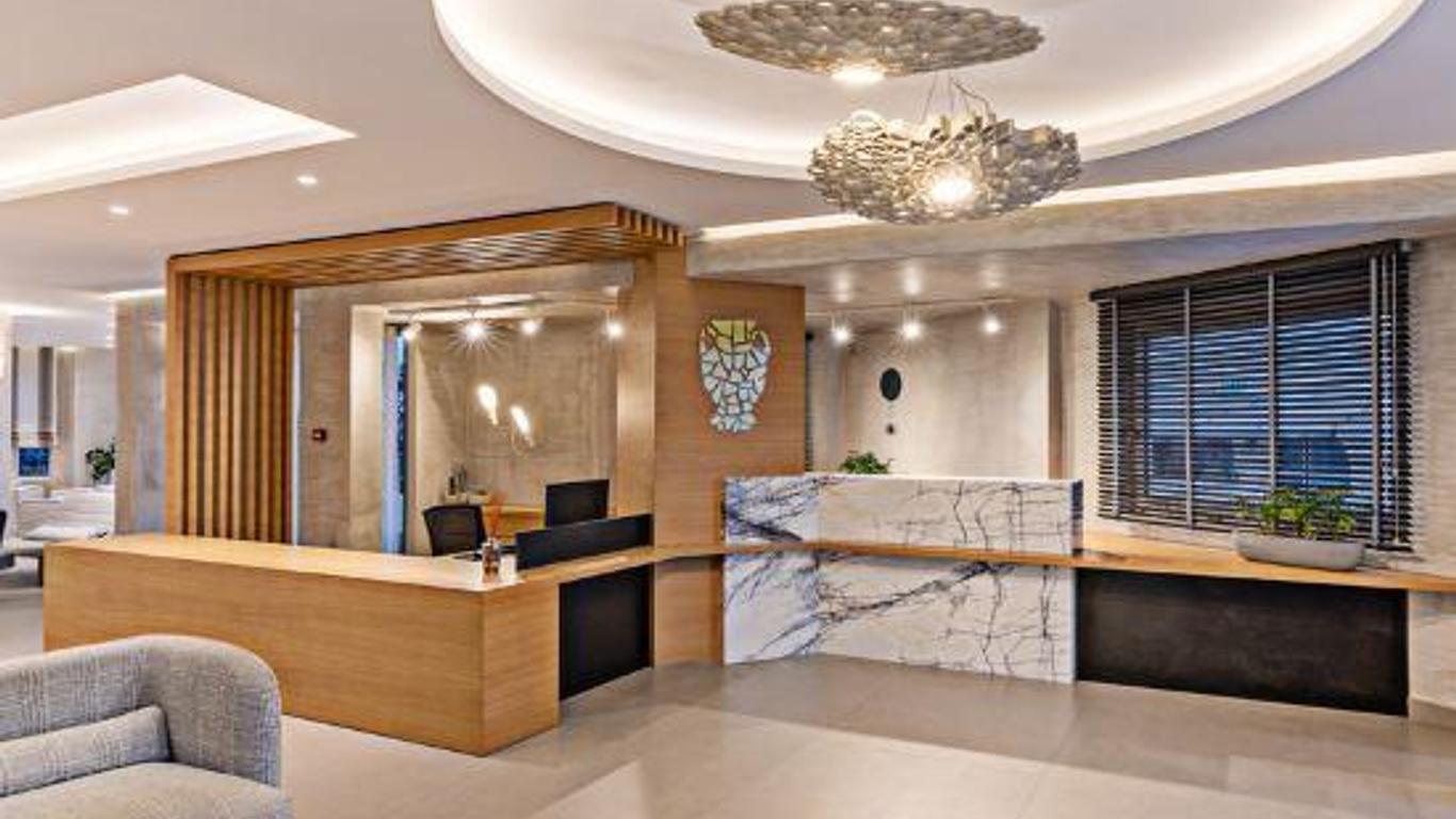 Nefeli Hotel
